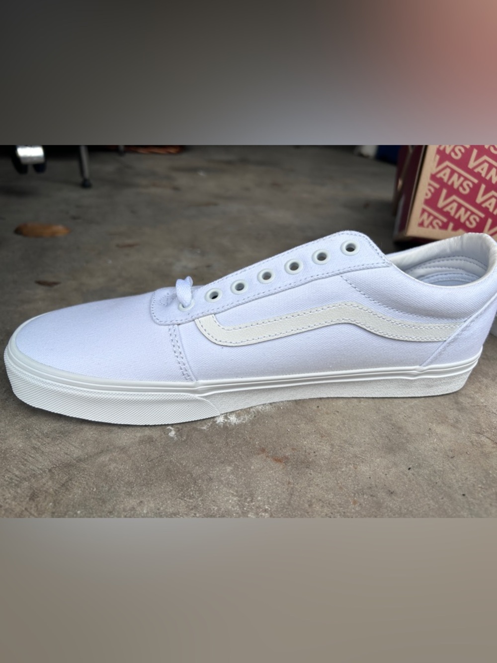 Vans White Canvas Low-Top Sneakers with Cream Side Stripe